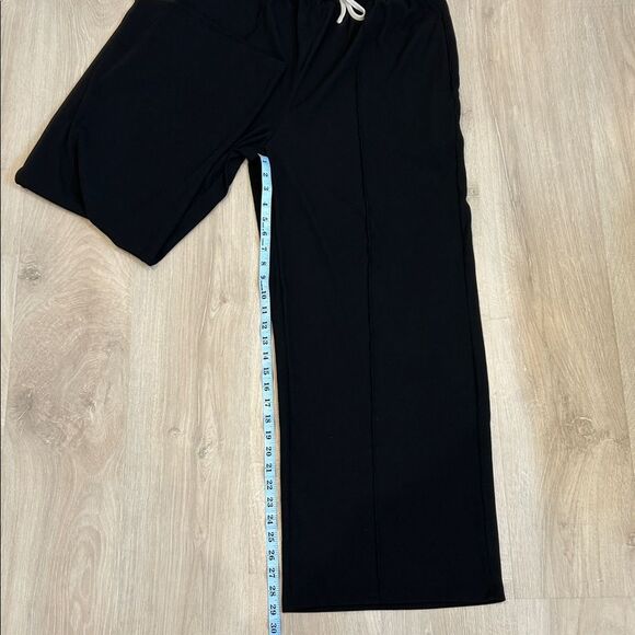 Loungewear Matching Set, Cream Crop Top and Black Wide Leg Pants, Size XL - Picture 9 of 9